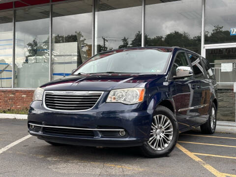 2013 Chrysler Town and Country for sale at MAGIC AUTO SALES in Little Ferry NJ