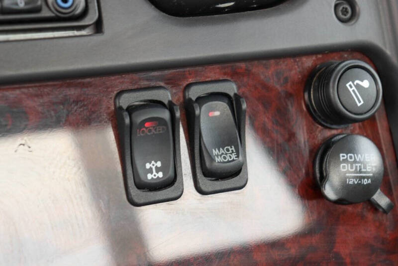 2017 Freightliner M2 106