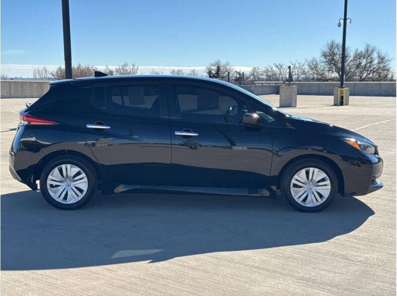 2025 Nissan LEAF S
