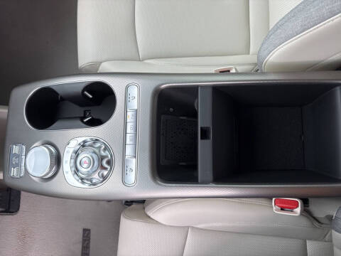 2024 Genesis GV60 Standard