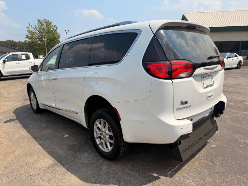 2020 Chrysler Pacifica Touring L