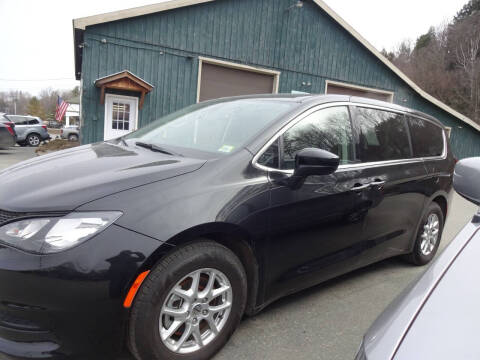 2022 Chrysler Voyager LX