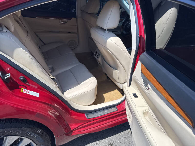 2014 Lexus ES 300h