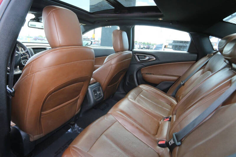 2016 Chrysler 200 C