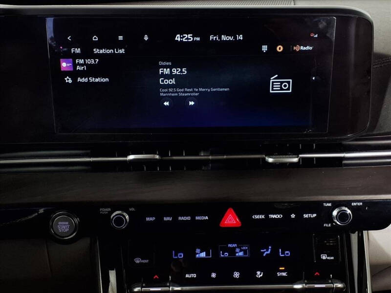 2023 Kia Carnival SX