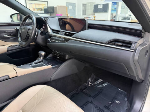 2019 Lexus ES 350