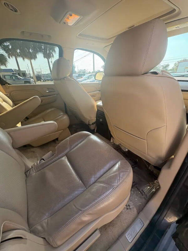 2011 Cadillac Escalade Luxury