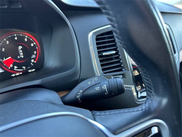 2021 Volvo XC90 T6 Momentum 7-Passenger