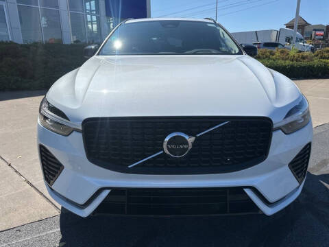 2025 Volvo XC60 B5 Plus Dark Theme