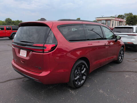 2027 Chrysler Pacifica Limited