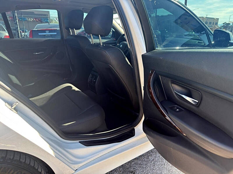 2015 BMW 3 Series 320i