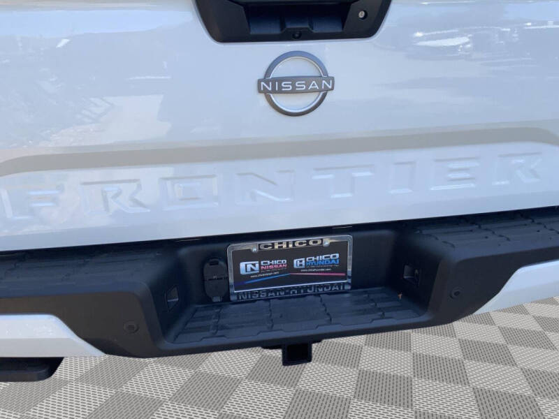 2025 Nissan Frontier SV