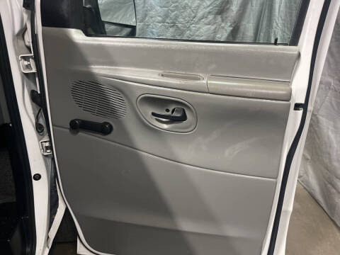 2005 Ford E-Series E-150