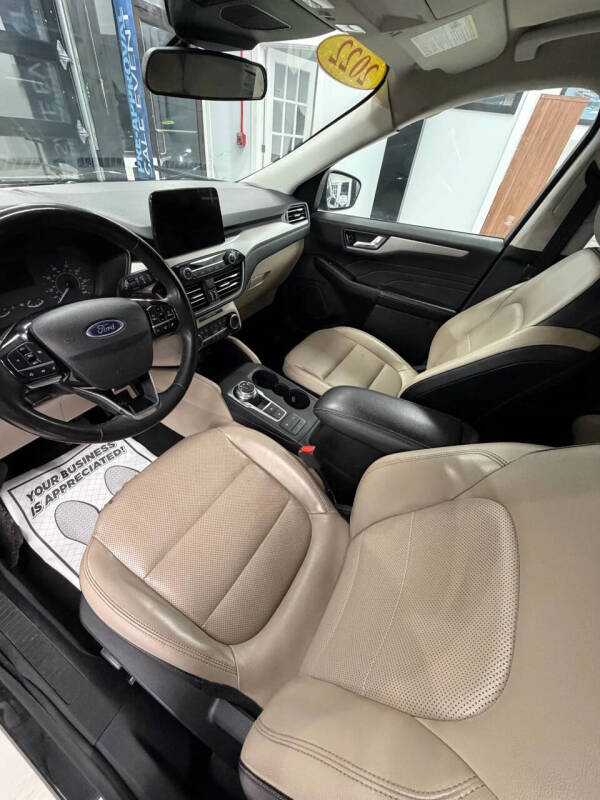 2022 Ford Escape SEL