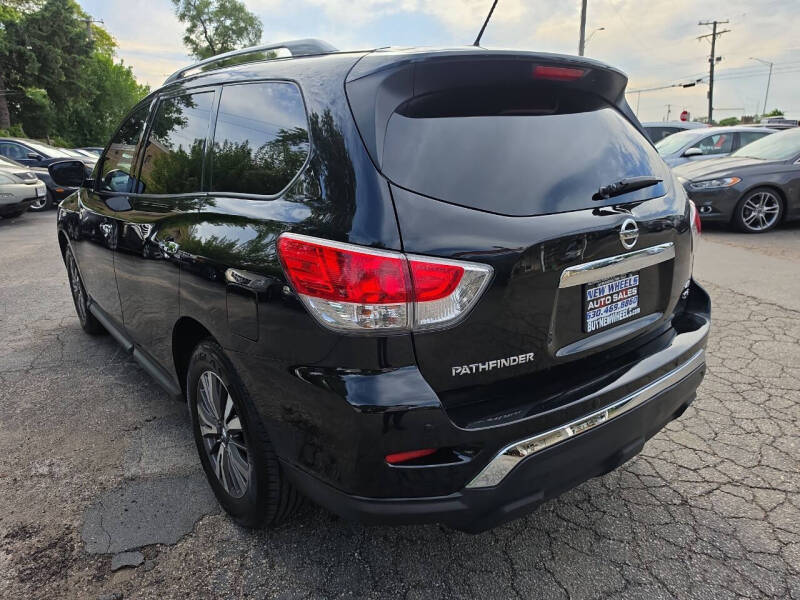 2018 Nissan Pathfinder SV