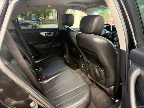 2017 Infiniti QX70