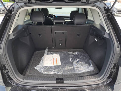 2025 Volkswagen Taos SEL 4Motion