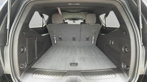 2025 Chevrolet Suburban LS