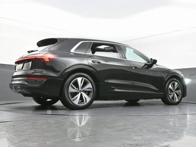 2024 Audi Q8 e-tron quattro Premium Plus