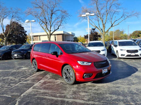 2026 Chrysler Pacifica Select