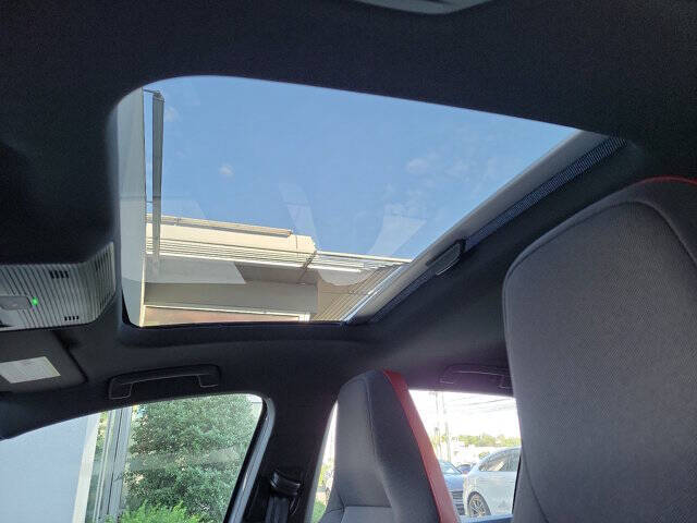 2024 Volkswagen Golf GTI SE