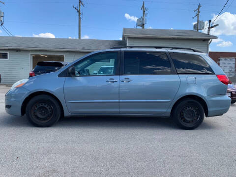2010 Toyota Sienna CE 7-Passenger
