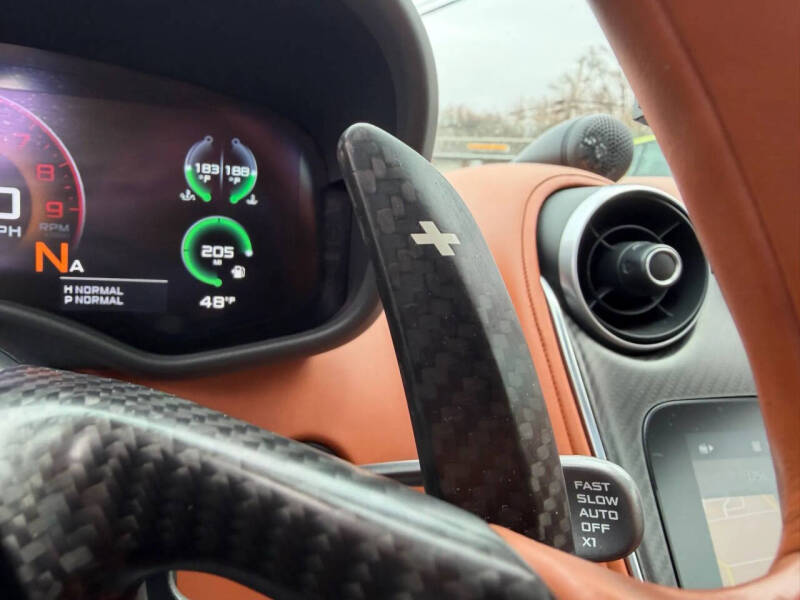2017 McLaren 570GT