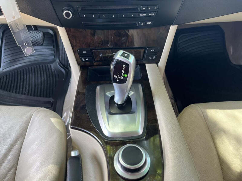2008 BMW 5 Series 528xi