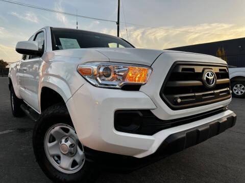 2017 Toyota Tacoma SR
