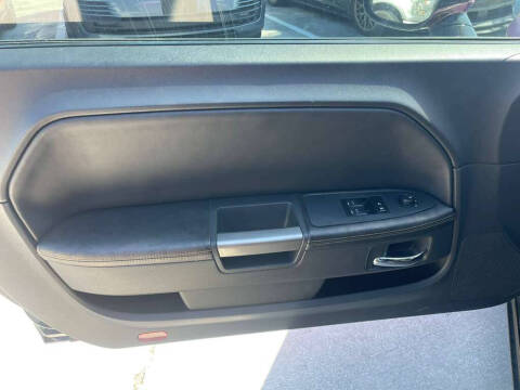 2014 Dodge Challenger SXT