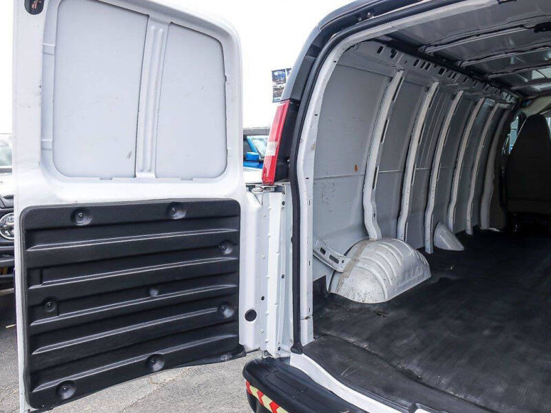 2023 Chevrolet Express 2500