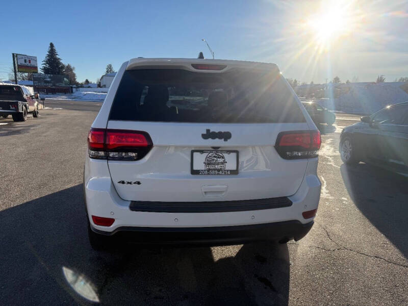2019 Jeep Grand Cherokee Laredo