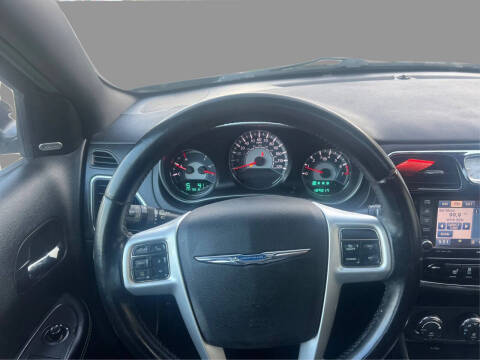2011 Chrysler 200 Limited