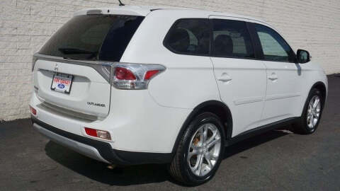 2015 Mitsubishi Outlander SE