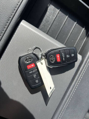 2023 Toyota Sequoia SR5