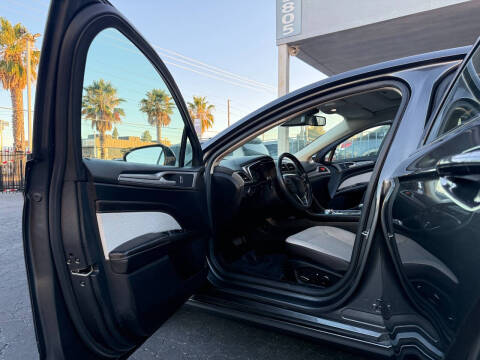 2020 Ford Fusion SE