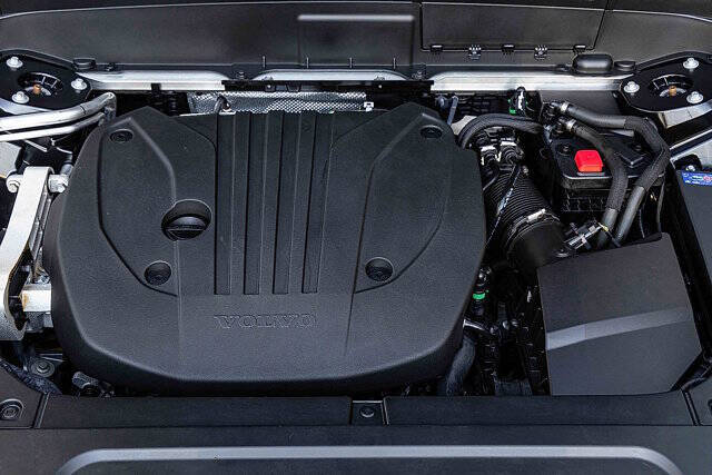 2024 Volvo XC90 B5 Plus Bright Theme