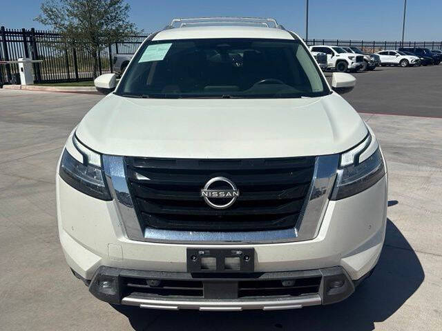 2022 Nissan Pathfinder SL
