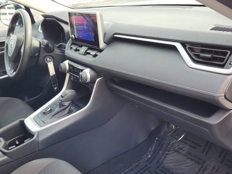 2025 Toyota RAV4 Hybrid LE