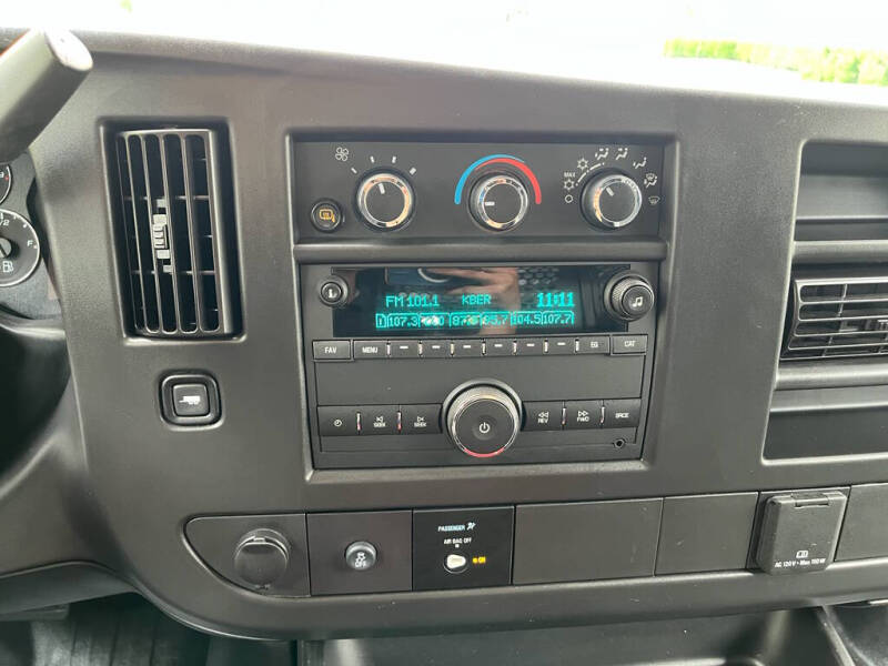 2024 Chevrolet Express 2500
