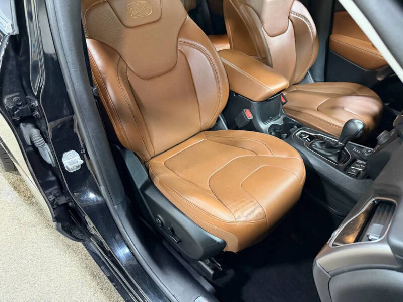 2019 Jeep Cherokee Overland