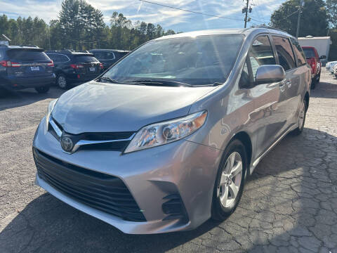 2018 Toyota Sienna LE 8-Passenger