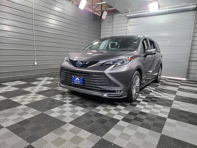 2021 Toyota Sienna Platinum 7-Passenger