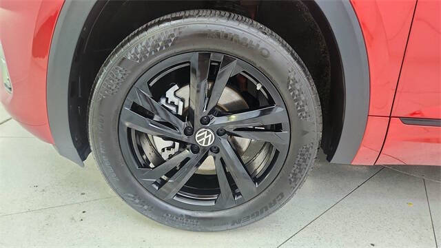 2025 Volkswagen Atlas Cross Sport SEL R-Line Black 4Motion