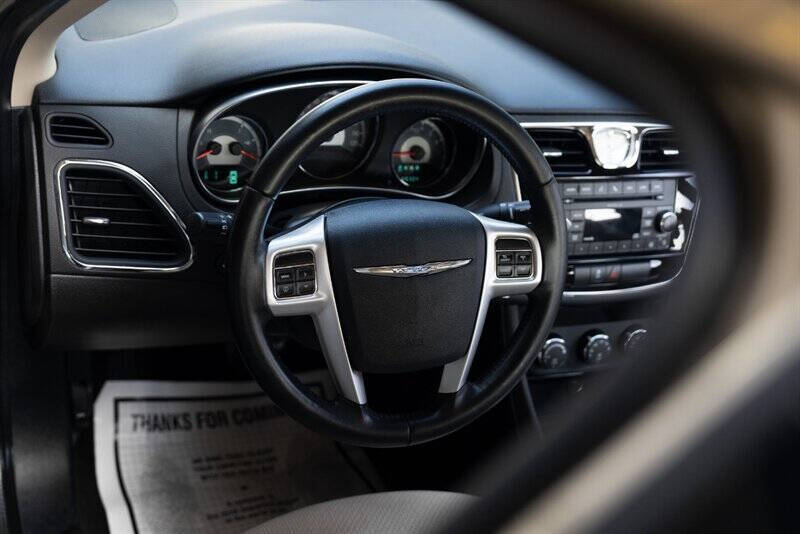 2011 Chrysler 200 Touring