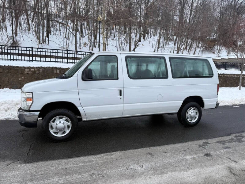 2013 Ford E-Series E-350 SD XLT