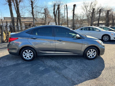 2012 Hyundai Accent GLS