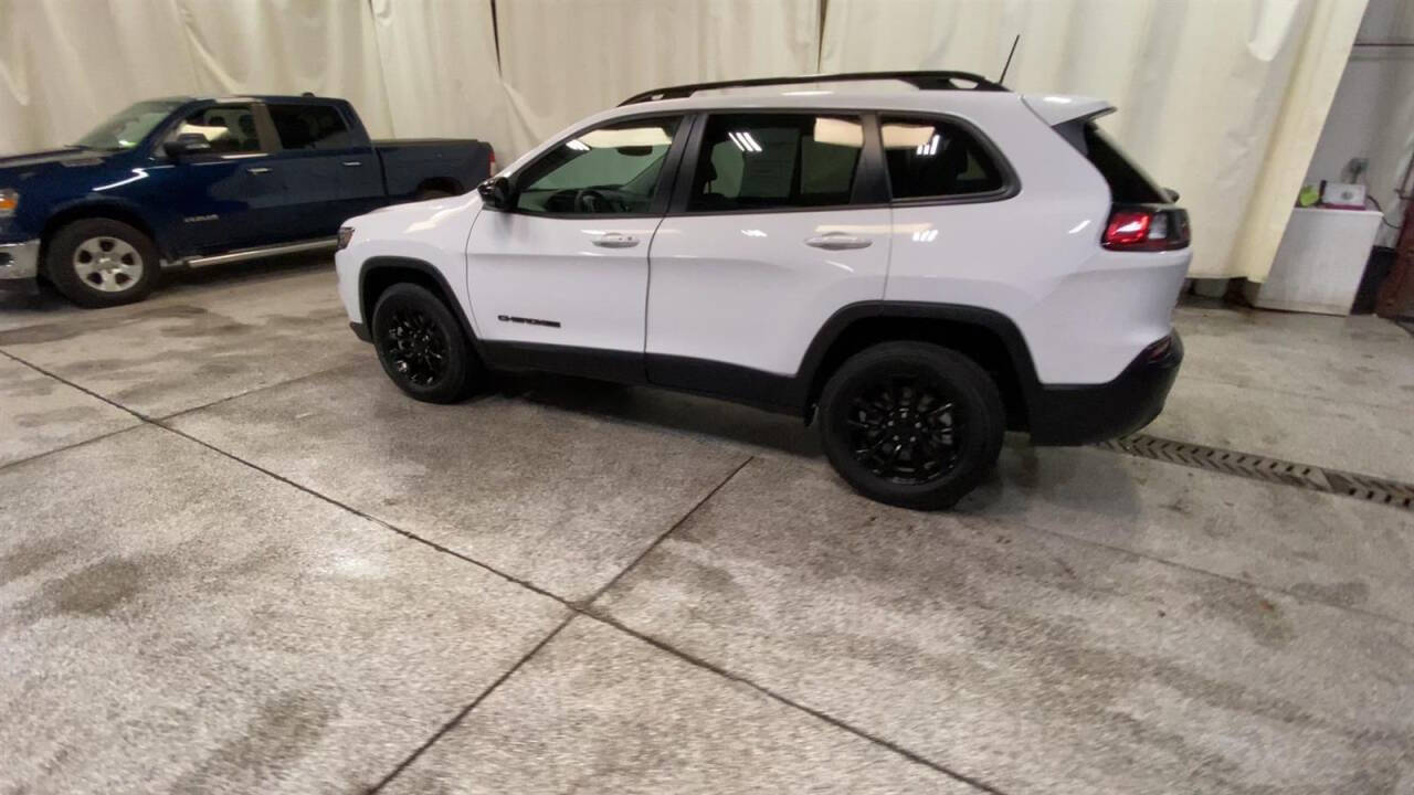 2023 Jeep Cherokee for sale at Victoria Auto Sales in Victoria, MN