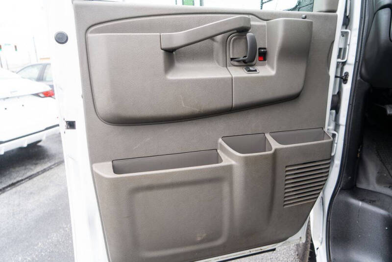 2022 GMC Savana 2500