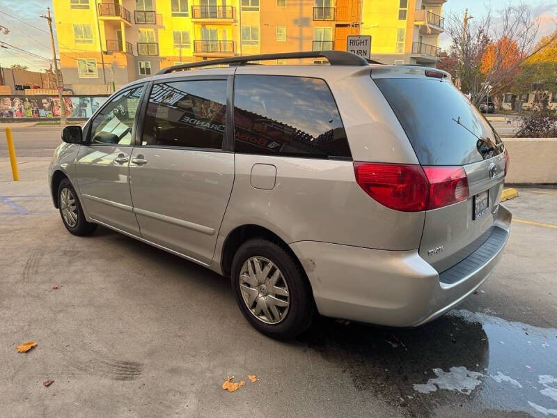 2006 Toyota Sienna LE 7 Passenger